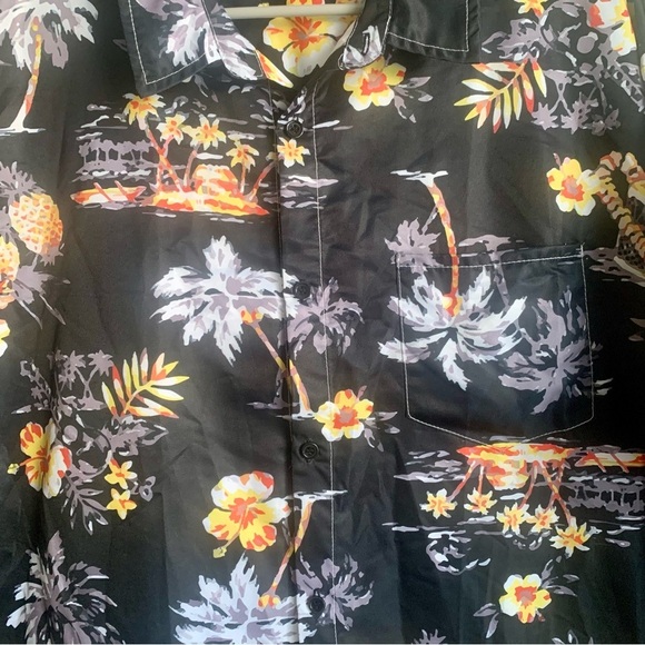 Black Floral Hawaiian button down short sleeve shirt size 2XL EUC - Picture 2 of 4